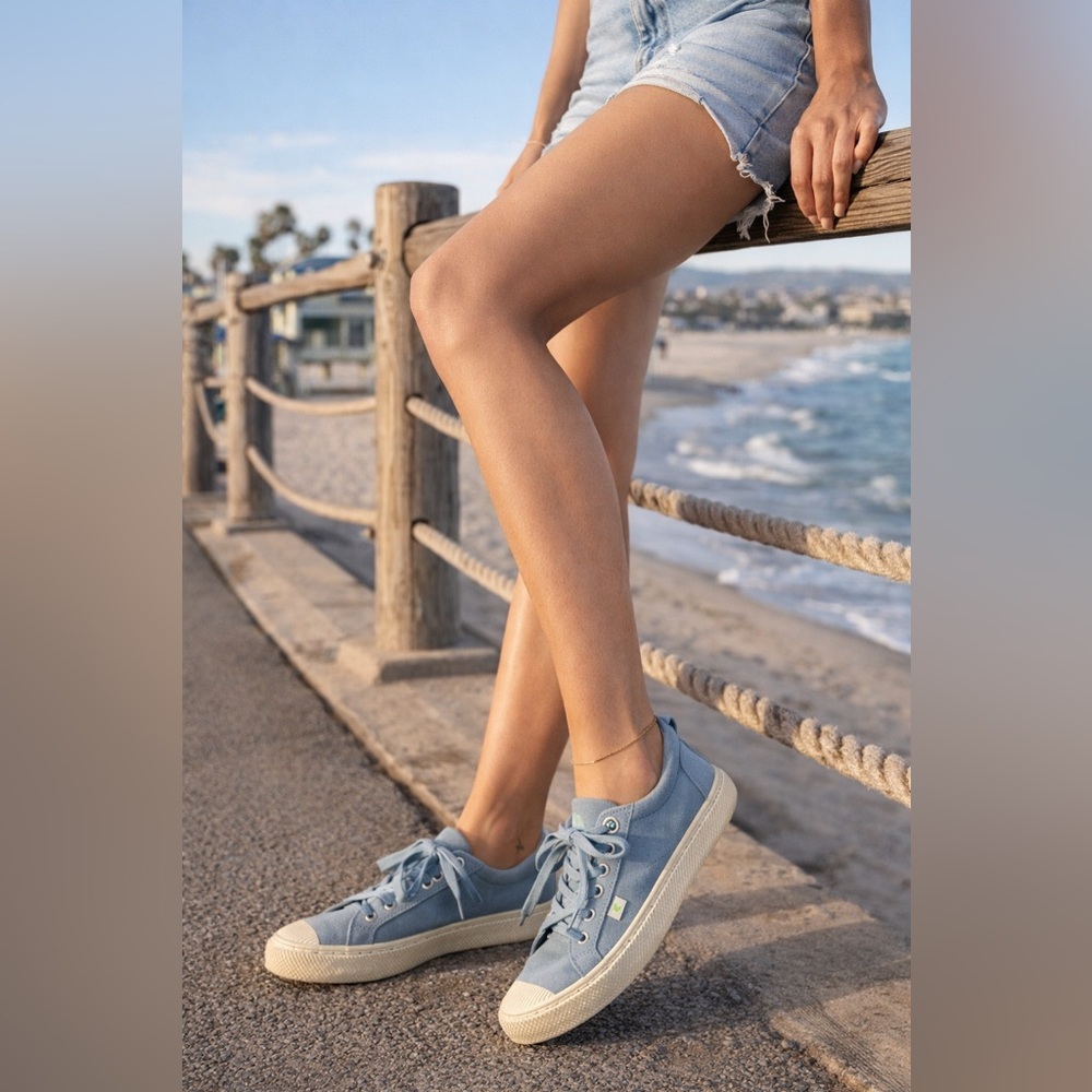 Cariuma OCA Low Suede Sneakers Dusty Blue Women’s 9.5 / Men’s 8 Sustainable